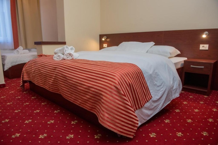 Standard Triple room with view