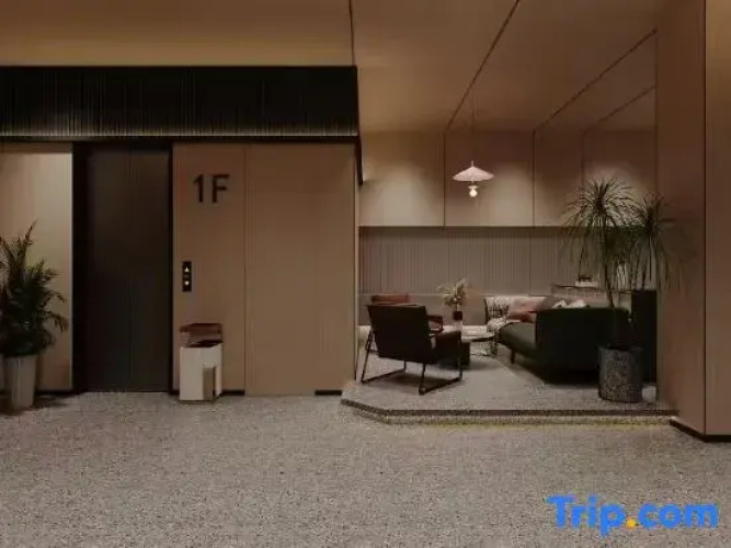 First Encounter Hotel