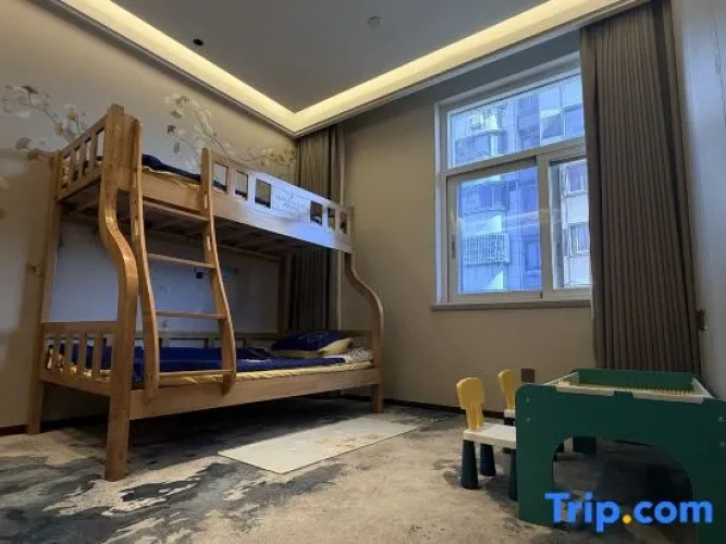 Quadruple Family Suite