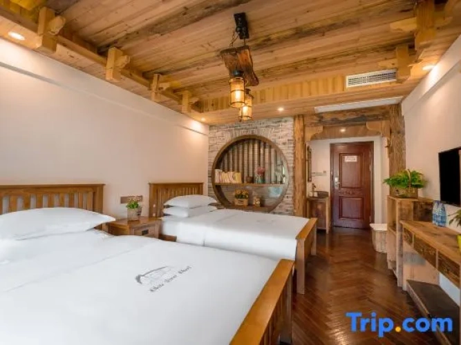 Standard Twin room with balcony