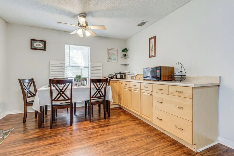 Charming Satsuma Home ~ 14 Mi to Mobile!