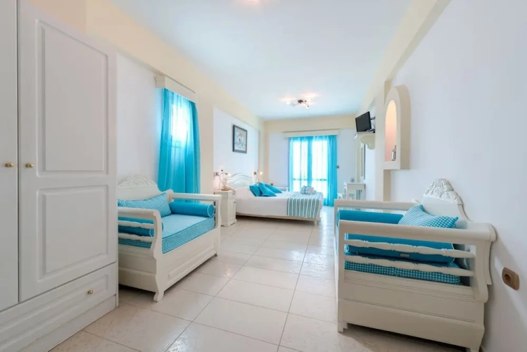 Superior Quadruple room with sea view
