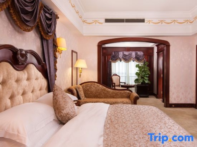 Deluxe Double Suite