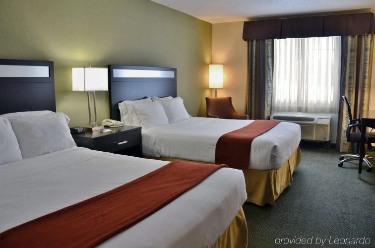 Holiday Inn Express & Suites Center Township by IHG