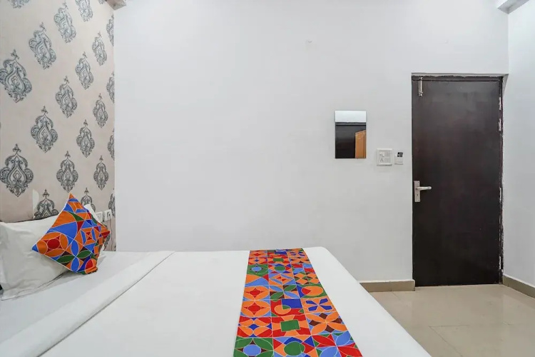 FabExpress Aditya Grand