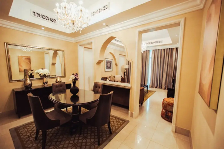 Incredible Stay at Dubai Old Town Souk Al Bahar - Image 7