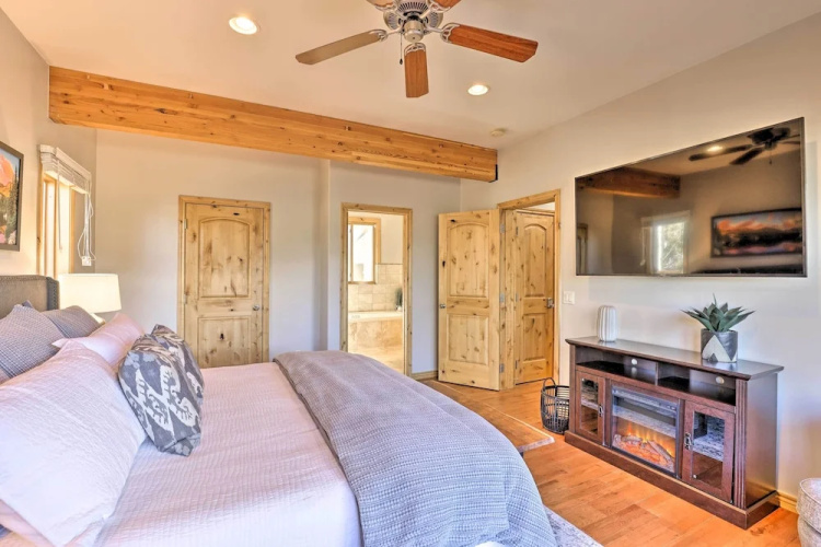 Cabin w/ Game Room & Mtn Views in Silverthorne!