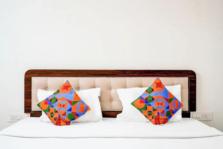 Fabhotel Royal Garuda Palace