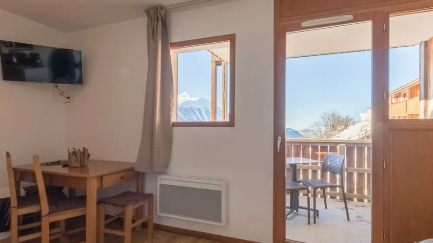 Sunny Mountain Retreat