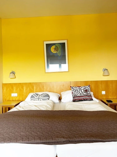 2 Bedrooms Grand room with balcony