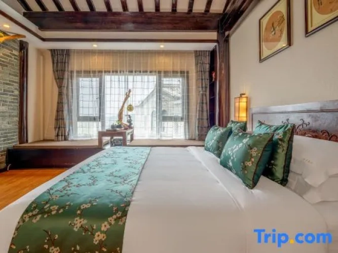 Standard Double room with view
