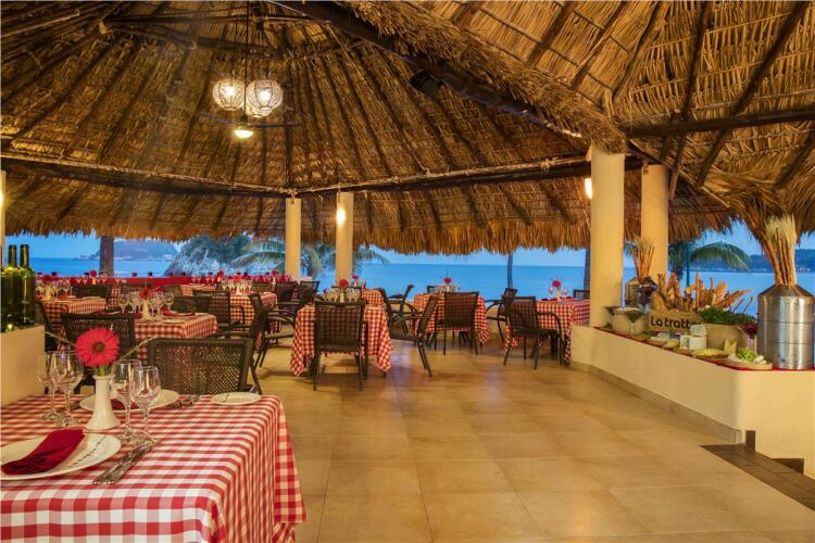 Imagen de Barcelo Huatulco   All Inclusive