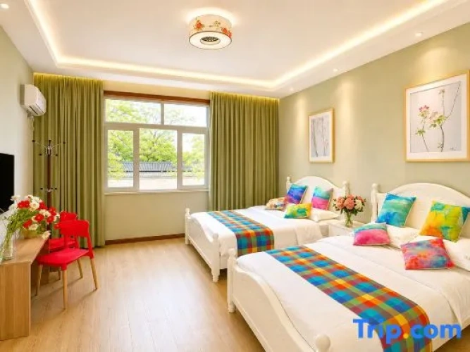 Standard Twin room with river view