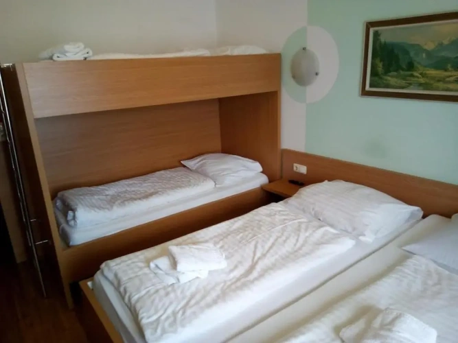 Economy Quadruple room