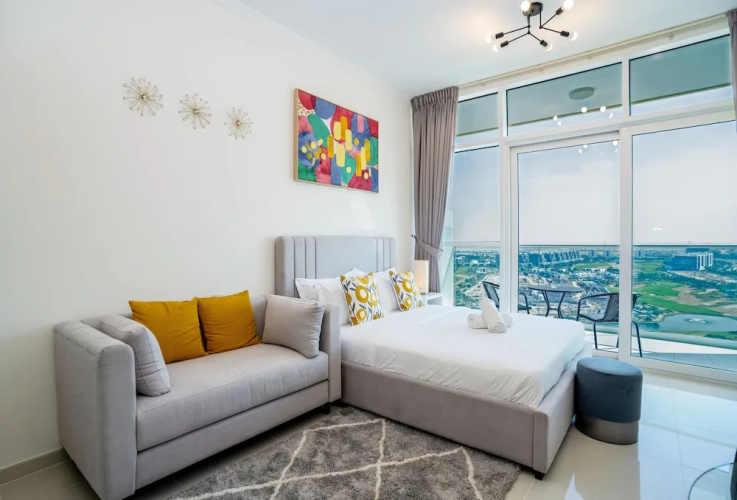 Tanin - Stunning Dubai Skyline View From this Sleek Studio