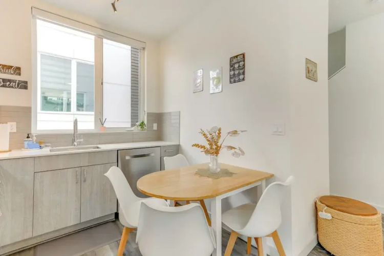 Hub for World Cup Fever! Pet-friendly Seattle Base