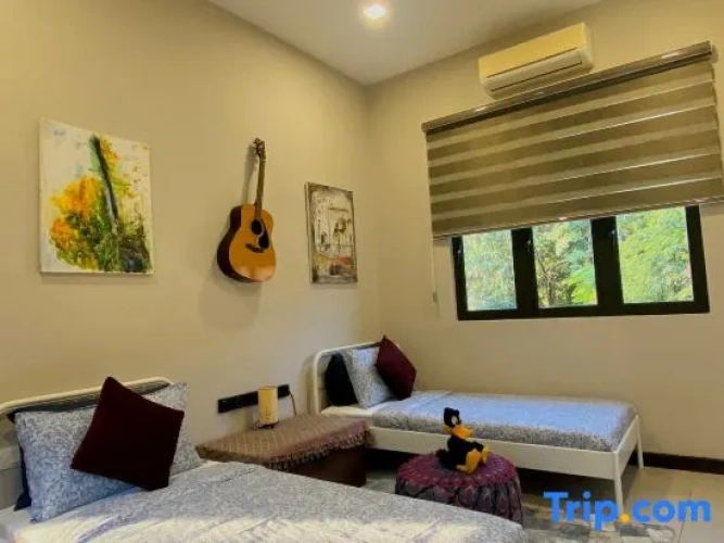 3 Bedrooms Double Bungalow