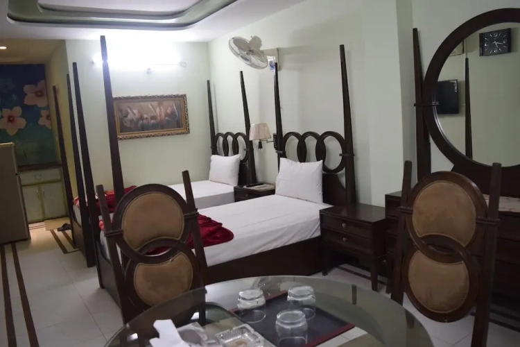 Quadruple Family Suite