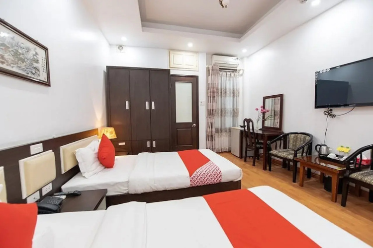 OYO 518 Chariot Hotel