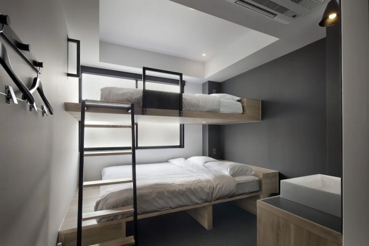 Triple room