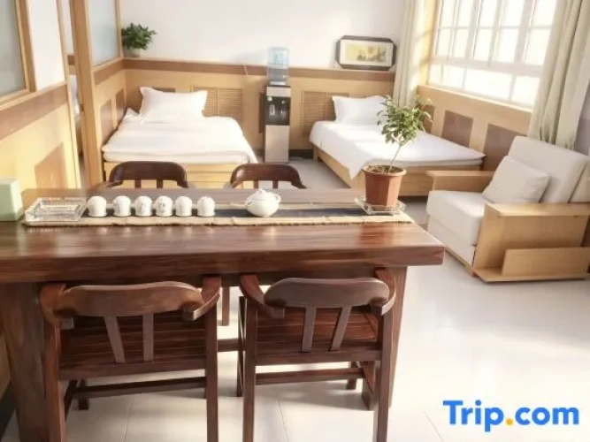 Triple Suite with garden view