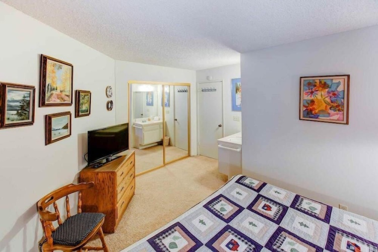 Sherwin Villas #63 - Private Deck & Near Lakes