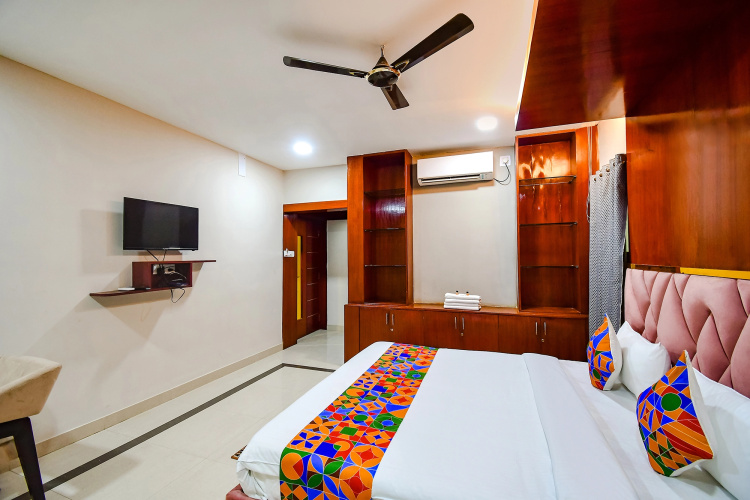FabHotel Greenland Grand