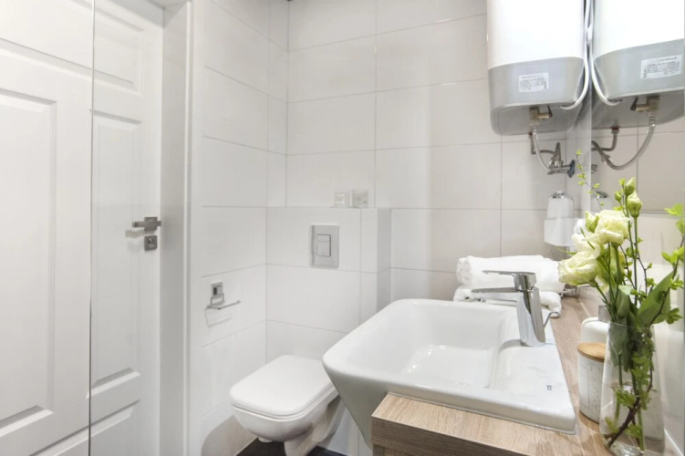 7 Continents Apartments