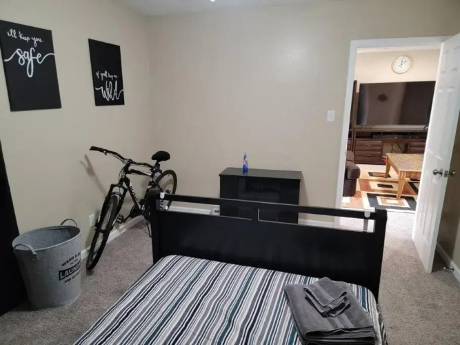 City Cottage 2BR/1BA Near Downtown