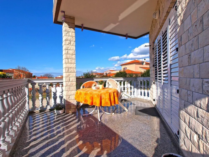Apartment Mila 395