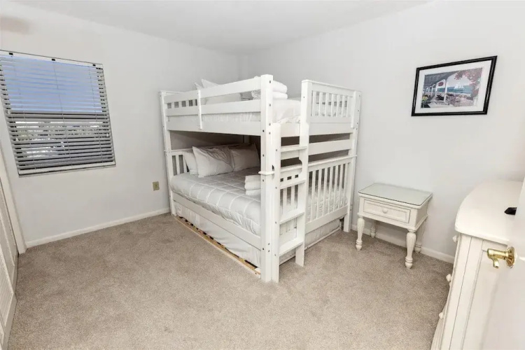 Inlet Reef 306 2 Bedroom Condo by RedAwning