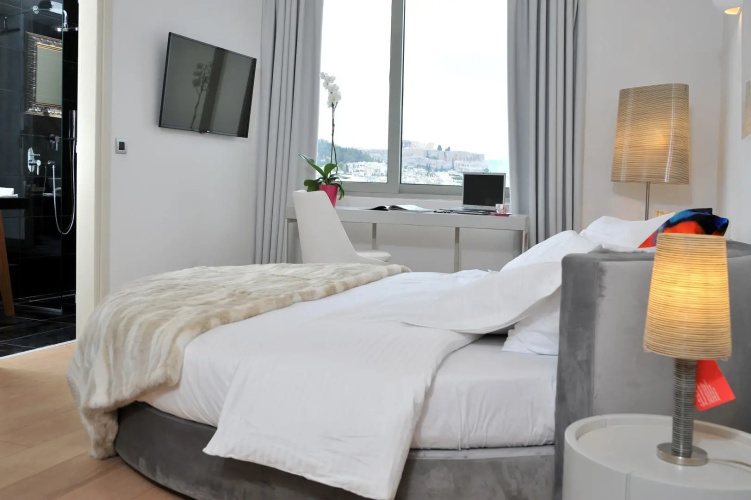 Hotel Athena