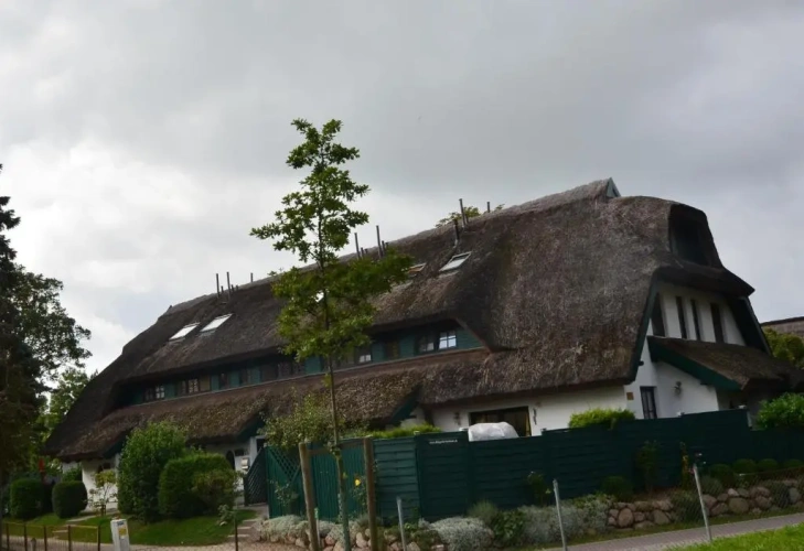 4 Bedrooms Cottage