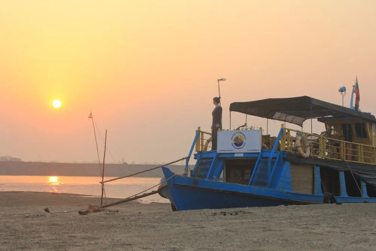 Living Irrawaddy Dolphin Project