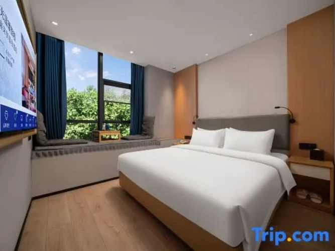 Standard Double room with view