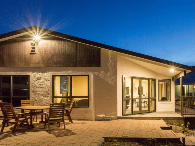 2 Bedrooms Cottage