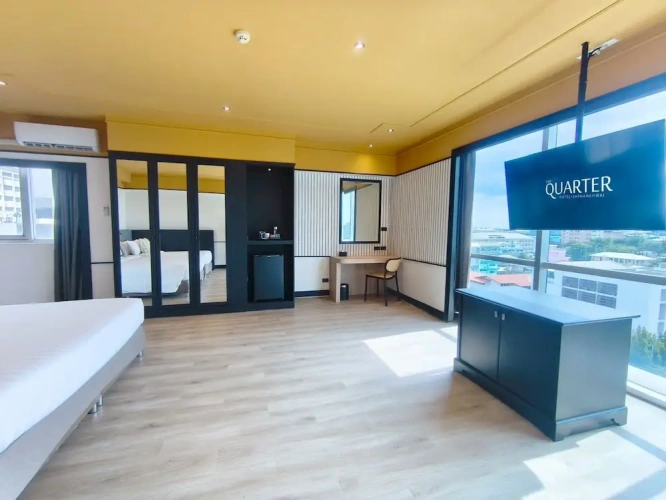 Deluxe Triple room with balcony