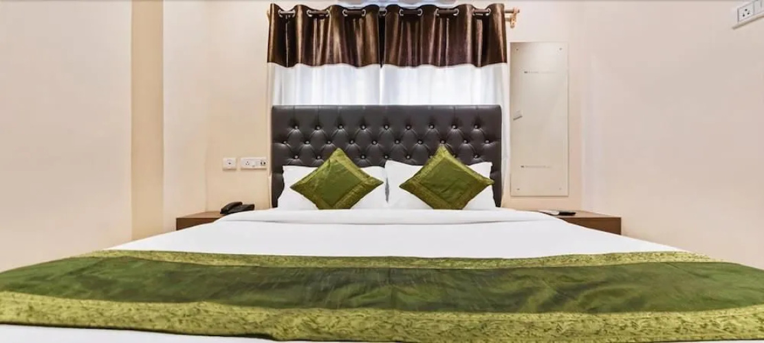Treebo Trend Royal Crowne