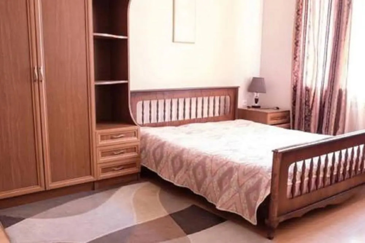 Tumanyan apt&Tours