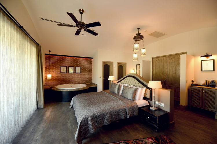 Yacht Classic Hotel - Boutique Class