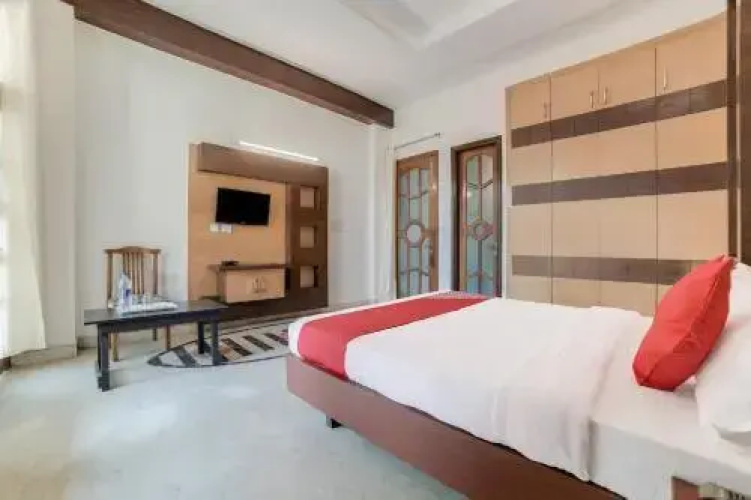 OYO 28853 Harkesh Residency