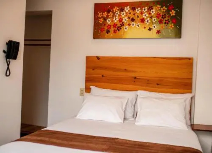 El Encanto Lodge & Suites