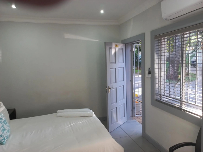 Triple9 Hatfield Guesthouse
