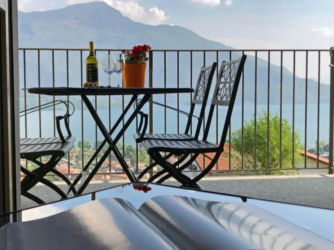1 Bedroom Apartment with lake view
