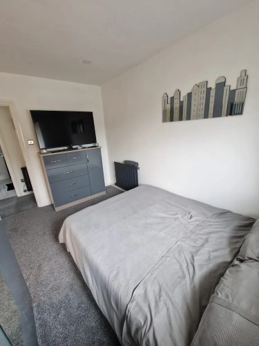 Captivating 2-bed Apartment in Tenby