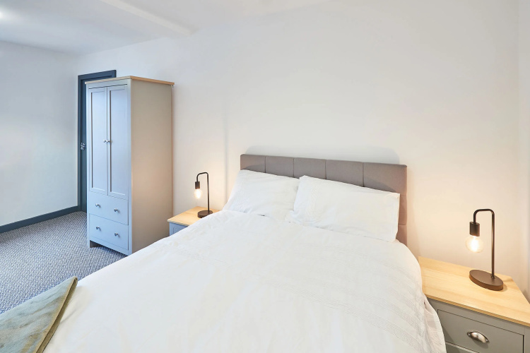 Host Stay Alma