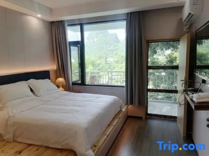 Family Suite with river view