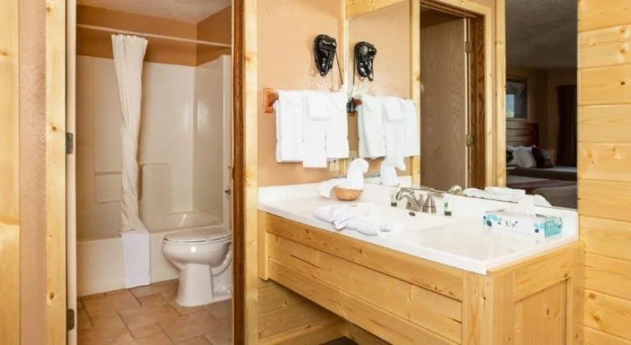 Flat Creek Inn