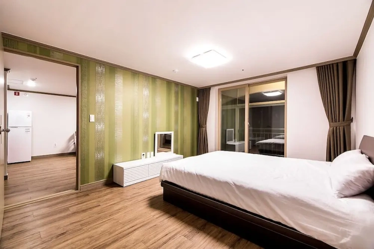 2 Bedrooms Standard Family room