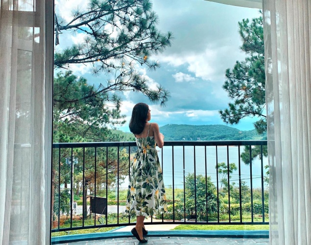 Deluxe room with lake view